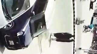 گلگشت کی مرکزی شاہراہ پر ماں اور بیٹی کو کار والے نے کچل دیا