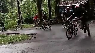 Momen bersepeda