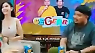 Don't watch if you don't want your dick to suddenly stand up,talk show with Maria Vanessa