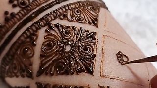 Beautiful mehndi design 25