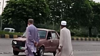 Nonsense way to cross highway ...https://youtube.com/@pakistanisairsapatee