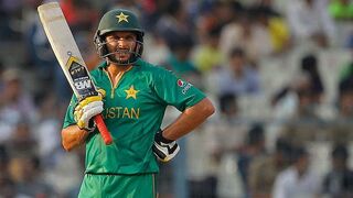 Shahid afridi 180 meter six in cricket history