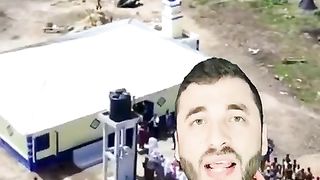 بنا مسجد بعد أن سمع قصة تاجر اشترا العنب لأهله