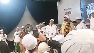 Bersholawat bersama Habib Syech