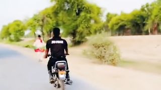 A police man respectful moment about PTI flag. must watch