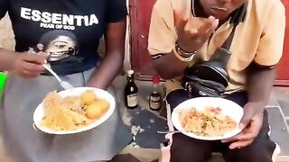 Dieu seul sait combien de fois je regarde ça | Fufu Mukbang.