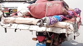 Respect.. jugaad on bike..https://youtube.com/@pakistanisairsapatee