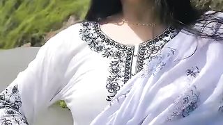 Isko Kissy Nain Duoaon Mean Mangliya