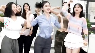 Chinese girl dance Indian Punjabi song