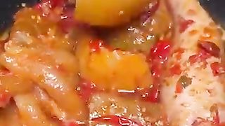 Mukbang cumi besar