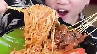 Mukbang sate padang