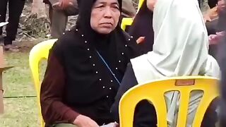 Lomba menahan ketawa