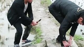 Very funny video of two brother