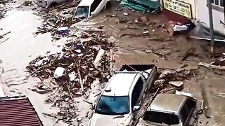 Banjir dan suami.