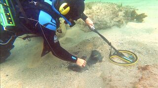 Found Jewelry Money & Deadly Weapon BURIED at the Old HOSPITAL Underwater
