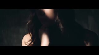 Hailee Steinfeld, Grey - Starving ft. Zedd (Official Video)