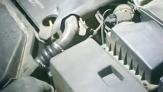 Como medir el nivel de aceite. How to CHECK the oil level. #mantenimientoautomotriz #nivel #dipstick #oil
