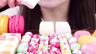 Mukbang makan yang berwarna