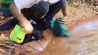 Man wash the calath
