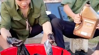 LOL!! sure you're not laughing? I Funny Chinese Video 3