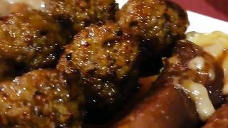 UNE BONNE DEGUSTATION QUI PEUVE VOUS REMPLIR LE VENTRE