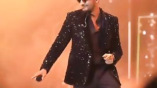 Dance Guru Darshan Raval Dancing Live On Stage????????