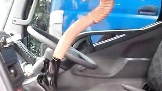 gambarnya bikin ngakakak semua