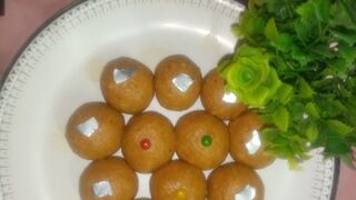 Besan ke laddu
