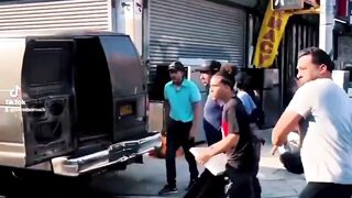 Me reportan este pleito entre dominicanos en NY...