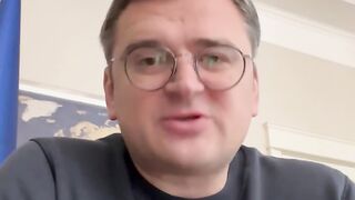 Весь світ і надалі допомагатиме Україні