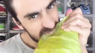 Challenge food emoji