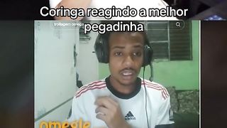 Coringa reagindo
