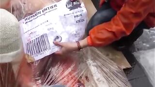 Barquettes de viande humaine pour la 5ème Edition de la Marche pour la fermeture des abattoirs 2