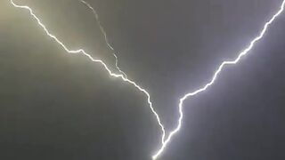Makkah mukarrama me asmani bijli
