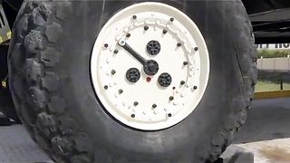 Duniya ki sabse badi gadi ka video