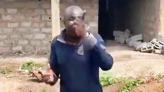 Lo père Daloa a enfin construit sa maison!