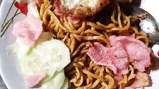 Mie goreng . food