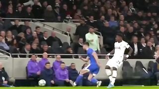 When ball boy become a hero