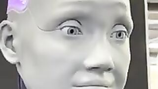 Ce robot est tellement réaliste qu'il en est flippant.Vous en pensez quoi ??????