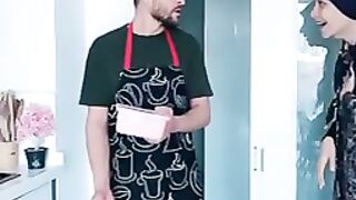 Ishtoniga siyib quydi????????????