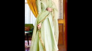 yumna zaidi dresses in tere bin