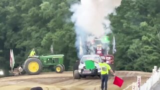 Booster tractor race ????????️