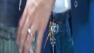 Clever Female Group Steal Millions $ less then 2 Minutes.