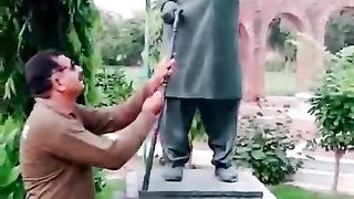 100& Sahi Alamaa Iqbal Saab????????????