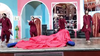 Nida_chaudary_sohn_ve_dy_mehfil_in_10(1080p).