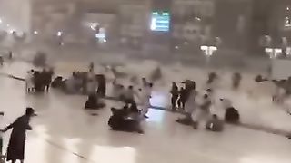 Disaster thunder storm at makkah