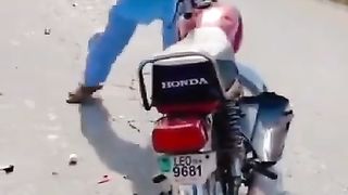 Petrol mehnga awam beqaboo