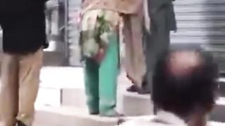 Police ki fight choro k sath