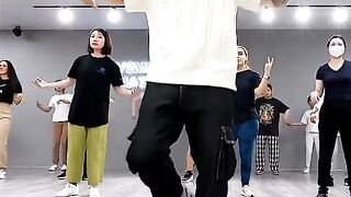 Beginner hiphop dance tutorial breakdown - The next episode by Snoop dogg