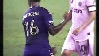 Messi???????? 2